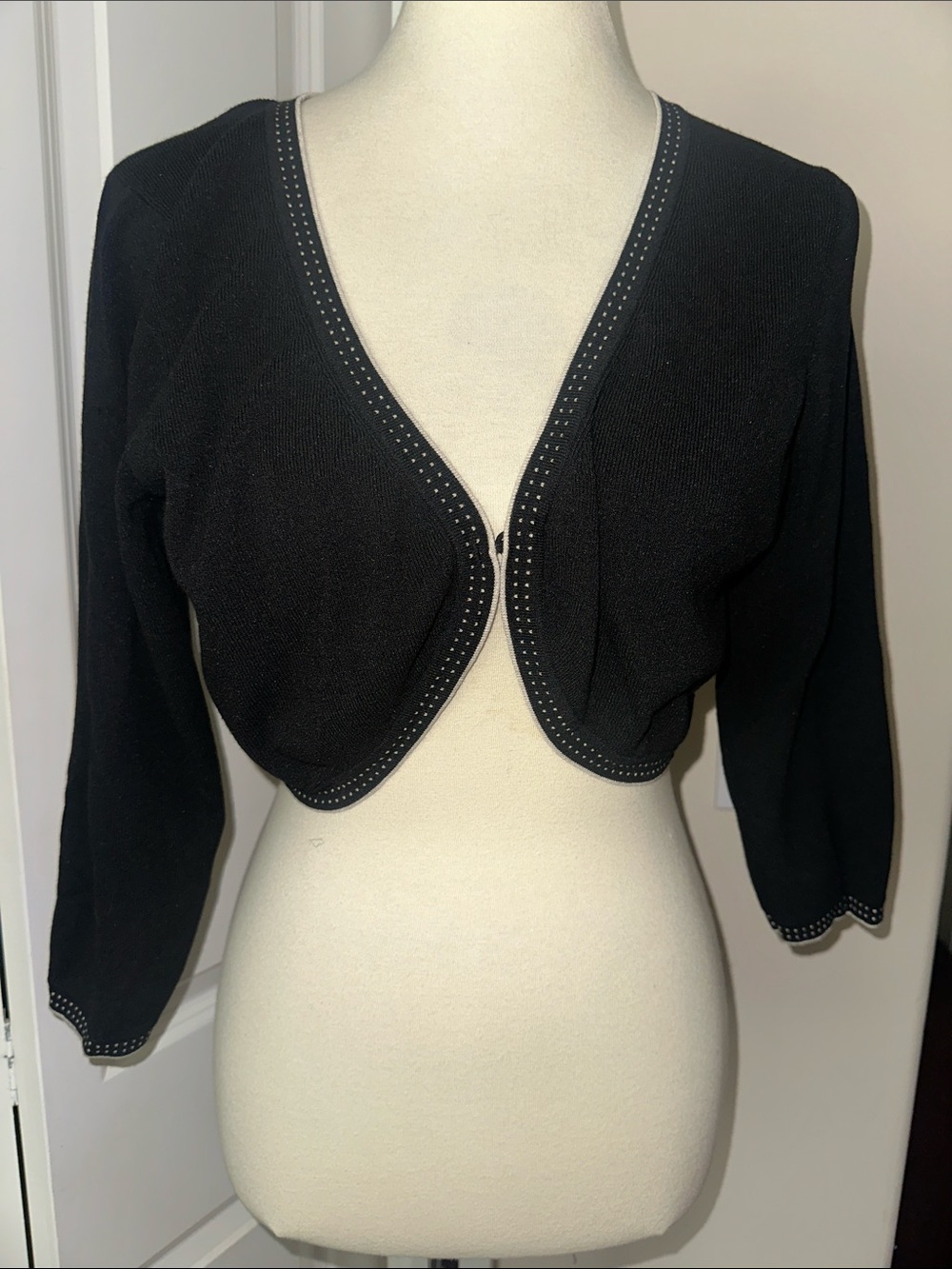 Y2K Ann Taylor LOFT Black Cropped Bolero Sweater with spotted trim Size XL